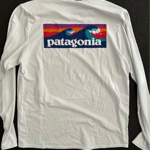 Patagonia dry fit long sleeve shirt. Men’s Small